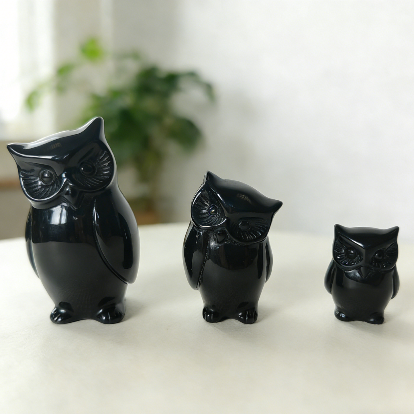 Sculpture de famille de hiboux en obsidienne noire – Pierre de protection sculptée à la main