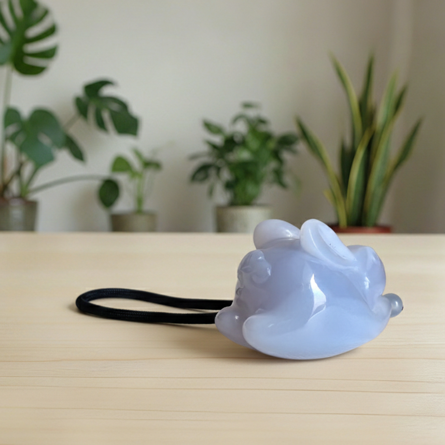 Lapin anti-stress en calcédoine bleue – Pierre précieuse naturelle