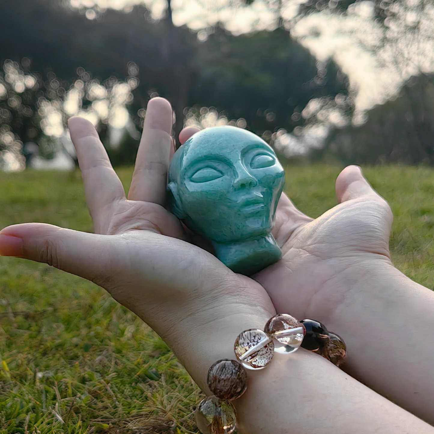 Crâne de cristal extraterrestre en amazonite de 7,6 cm – Pierre naturelle sculptée à la main