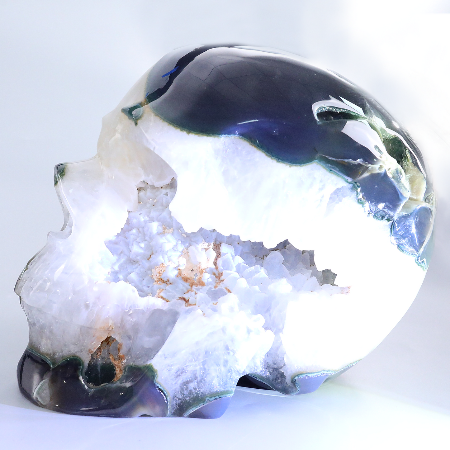 Carved Geode Agate Crystal Skull (5800g）
