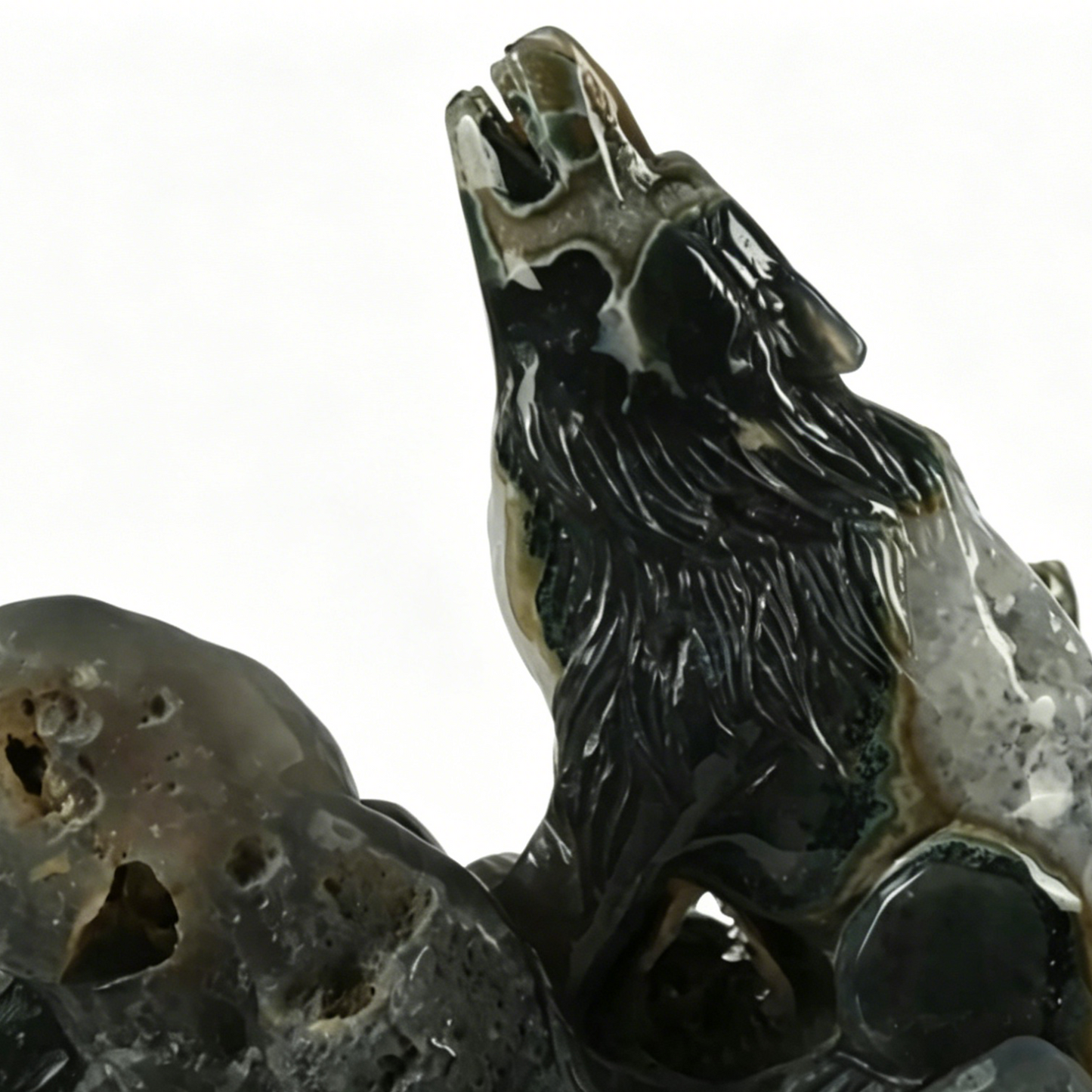 Natural Geode Agate Wolf Carving - Natural Stone Sculpture Carving