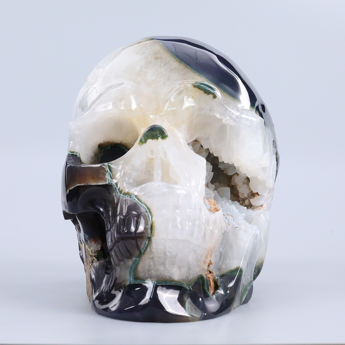 Carved Geode Agate Crystal Skull (5800g）