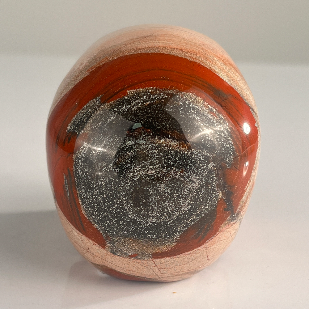 7,6 cm großer Totenkopf aus rotem Jaspiskristall