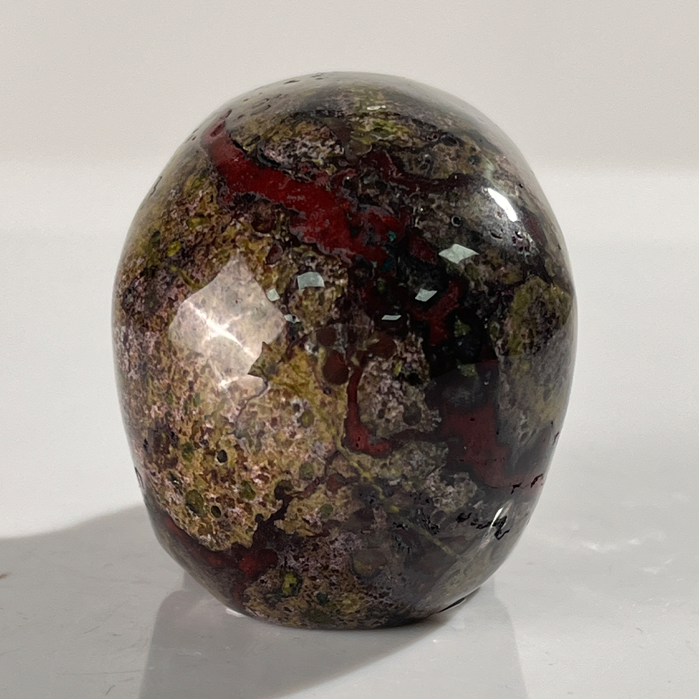 2 Zoll großer Drachenblutstein-Kristallschädel – Mini-Edelsteinschädel