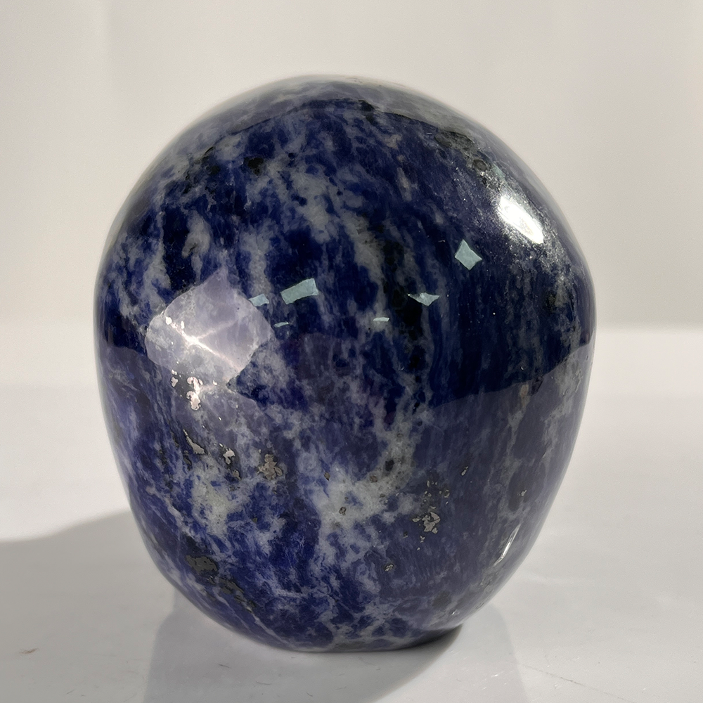 Crâne en cristal d'agate dentelle bleue de 11,4 cm (4,5 pouces) – Pierre naturelle sculptée à la main