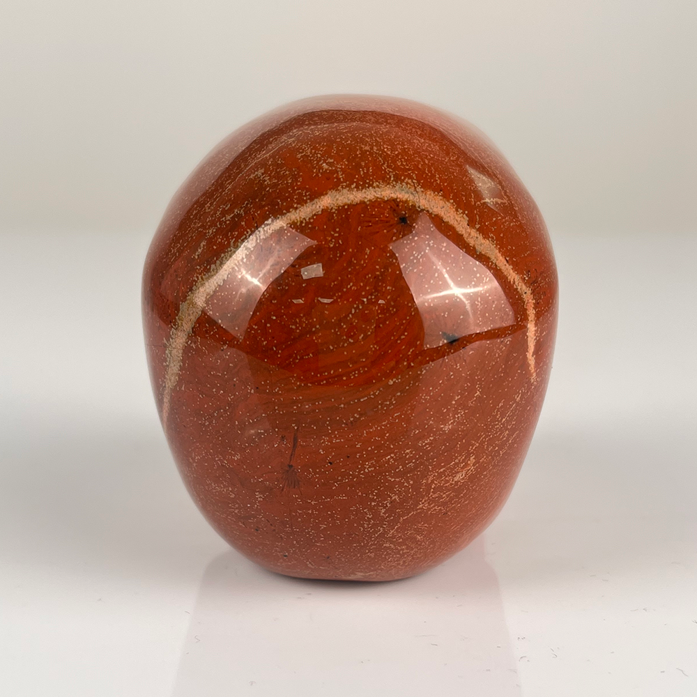 7,6 cm großer Totenkopf aus rotem Jaspiskristall