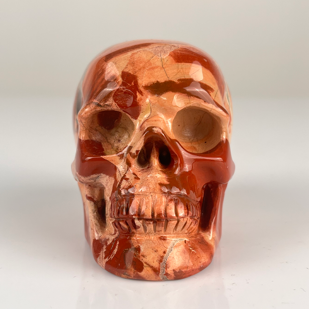 7,6 cm großer Totenkopf aus rotem Jaspiskristall