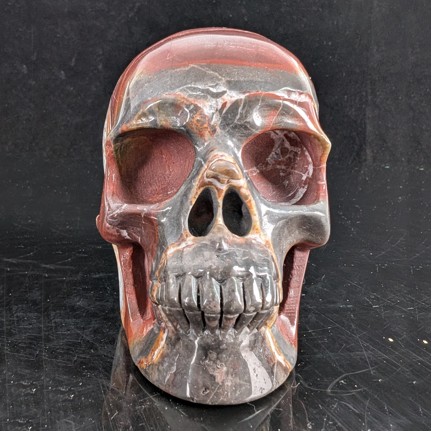3 Zoll großer, handgeschnitzter Totenkopf aus rotem Crazy Lace Achat-Kristall – Naturstein