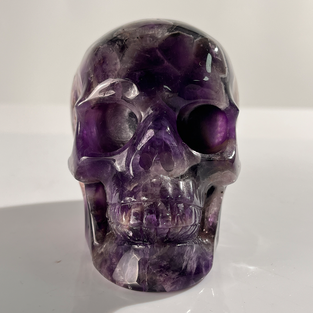 4,5 Zoll großer Amethyst-Kristallschädel – handgeschnitzter Naturedelstein