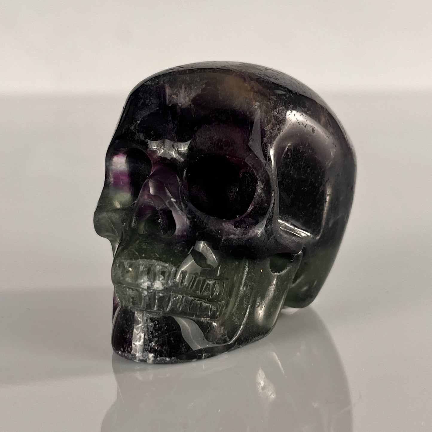 Crâne en cristal de fluorite verte de 5 cm – Pierre naturelle sculptée à la main