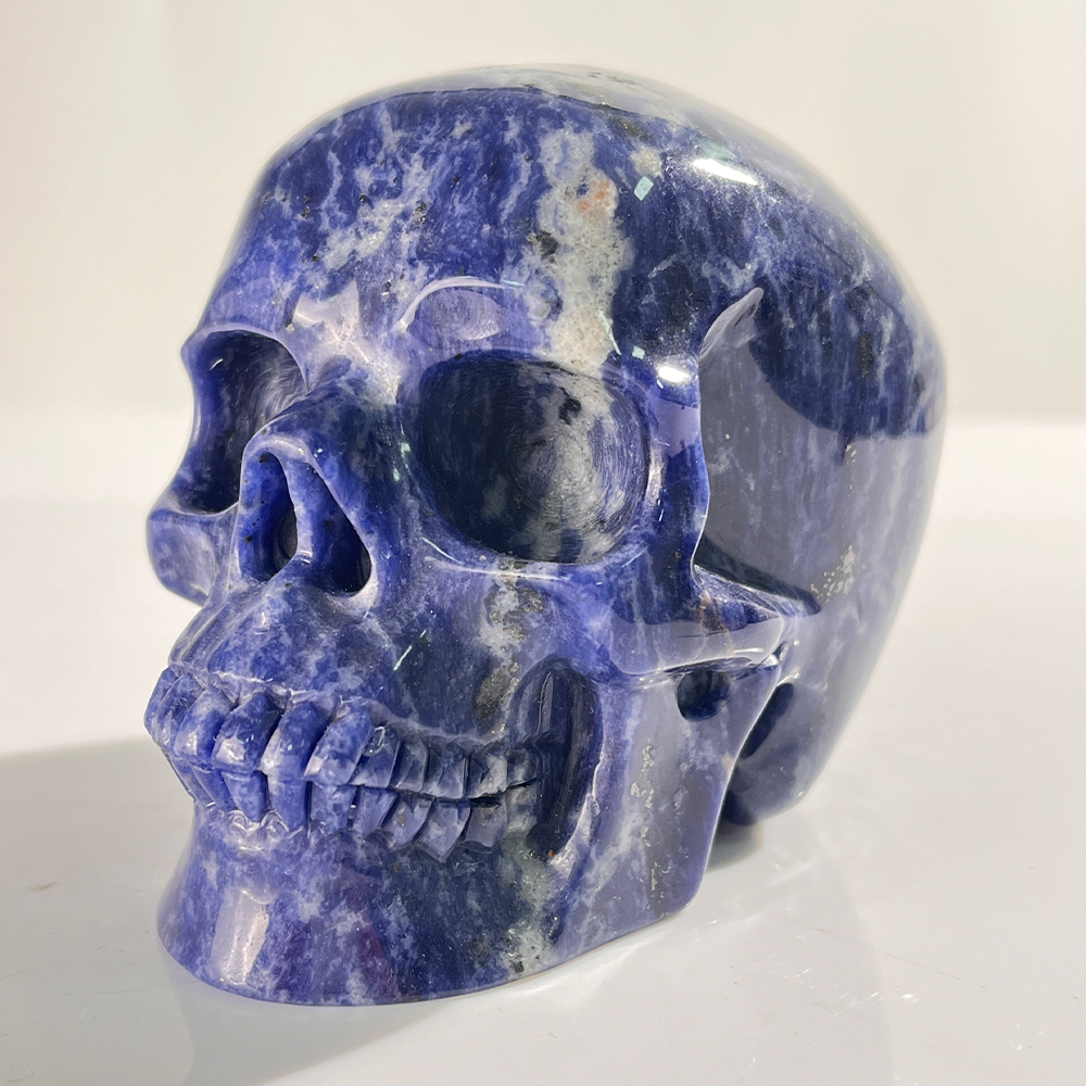 Crâne en cristal d'agate dentelle bleue de 11,4 cm (4,5 pouces) – Pierre naturelle sculptée à la main