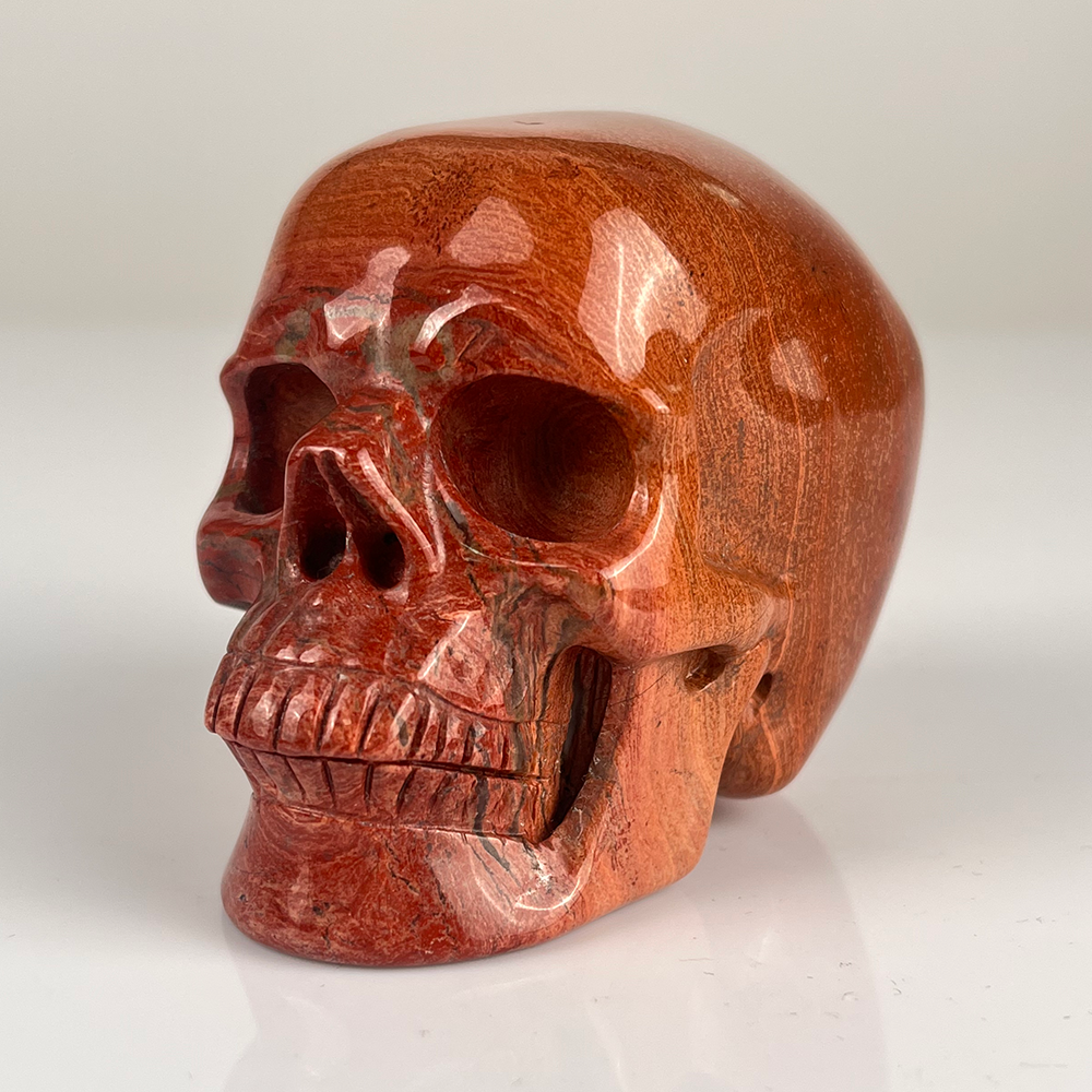 7,6 cm großer Totenkopf aus rotem Jaspiskristall