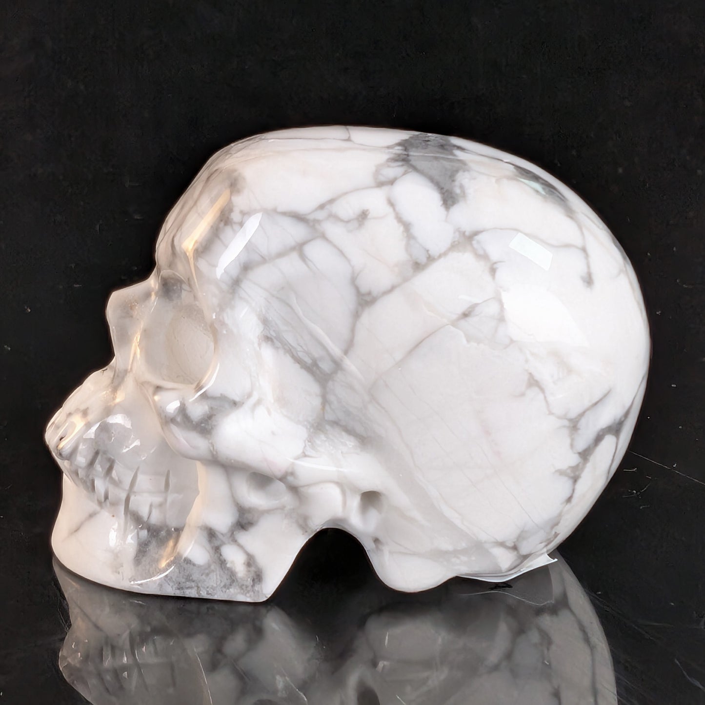 Crâne en cristal de turquoise howlite blanche de 5 cm – Mini crâne en cristal
