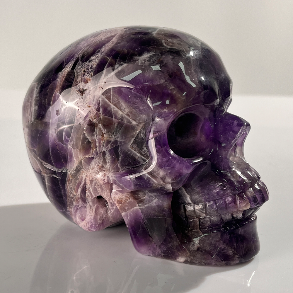 4,5 Zoll großer Amethyst-Kristallschädel – handgeschnitzter Naturedelstein