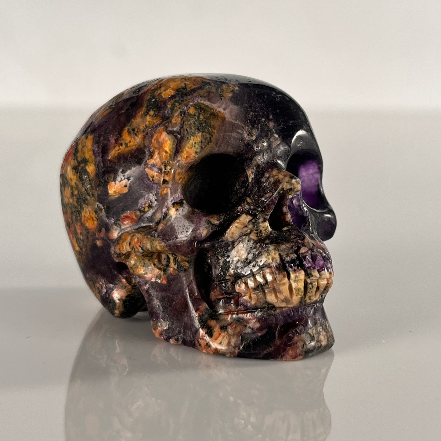 Crâne en cristal de fluorite verte de 5 cm – Pierre naturelle sculptée à la main