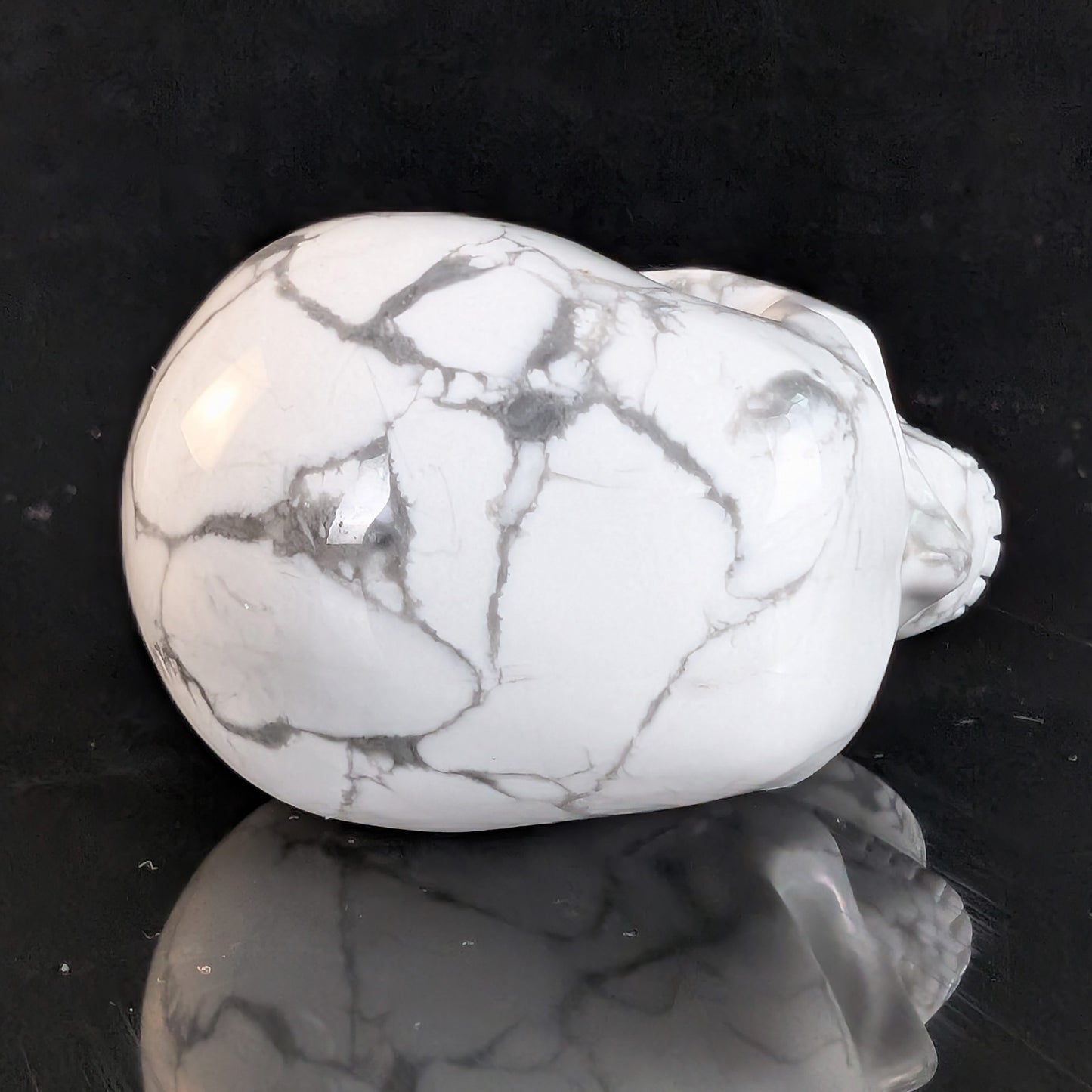 Crâne en cristal de turquoise howlite blanche de 5 cm – Mini crâne en cristal