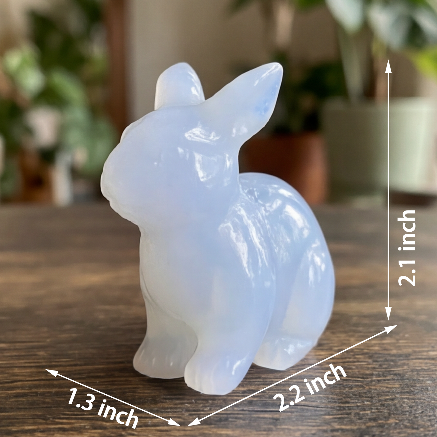 Lapin de Pâques sculpté en calcédoine bleue - Sculpture animale en pierre naturelle