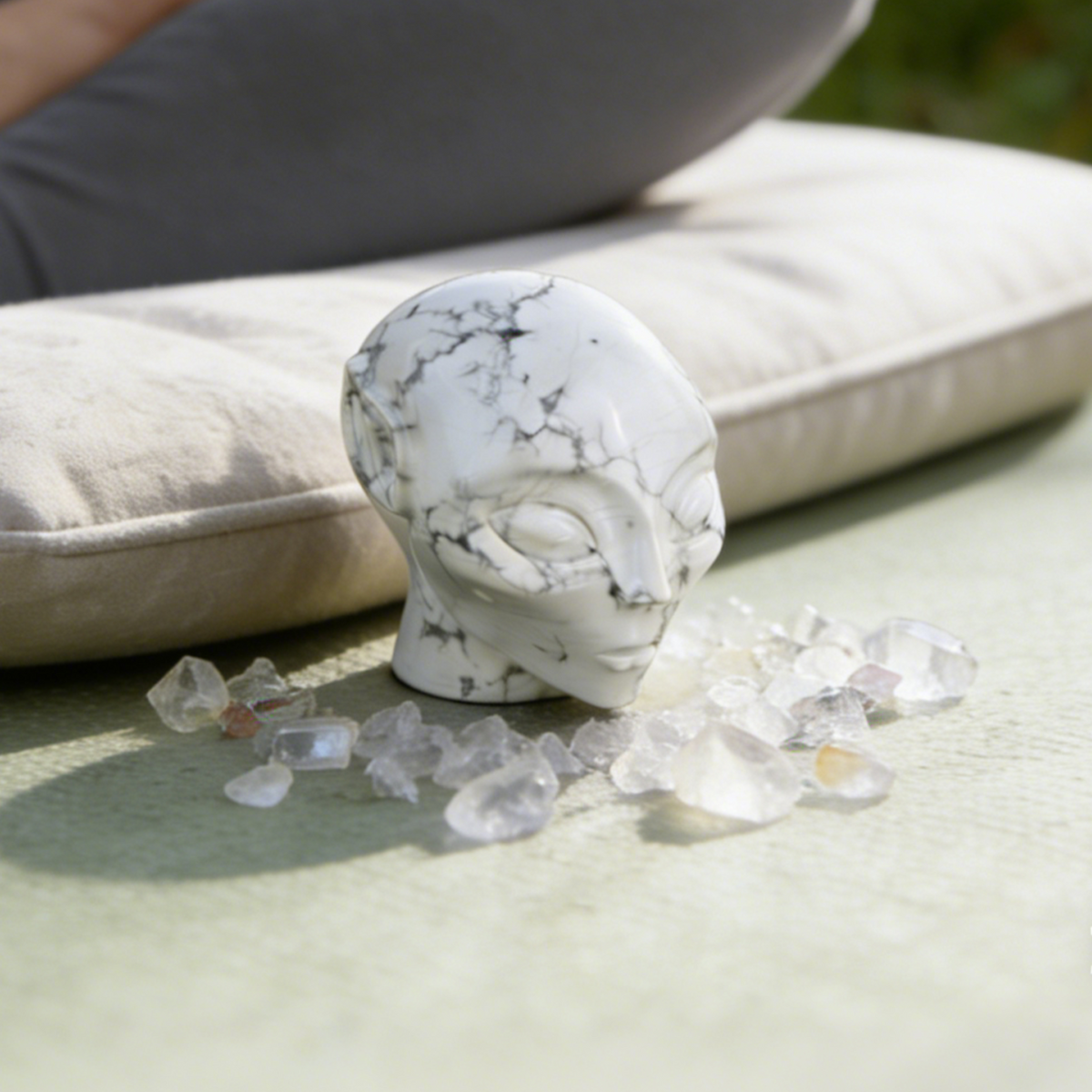 Additional view of a 3.8-inch Howlite alien skull carving