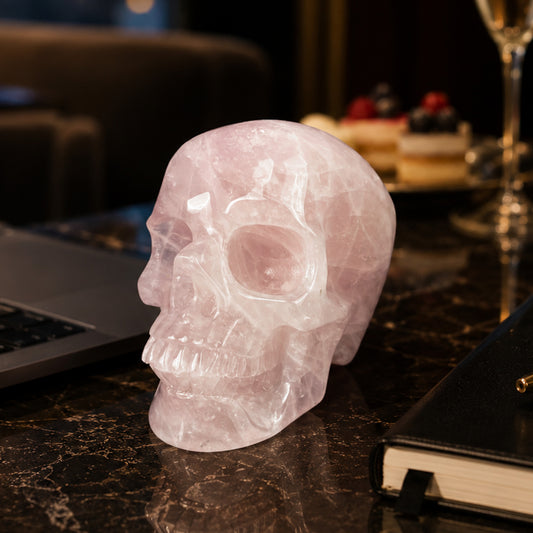 Crâne en cristal de quartz rose de 11,5 cm – Pierre naturelle sculptée à la main
