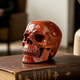 7,6 cm großer Totenkopf aus rotem Jaspiskristall